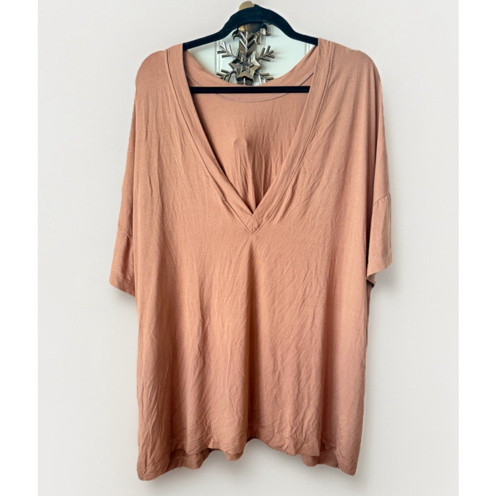 🌺 Bucketlist V-Neck Top with Pockets Short Sleeve Size L